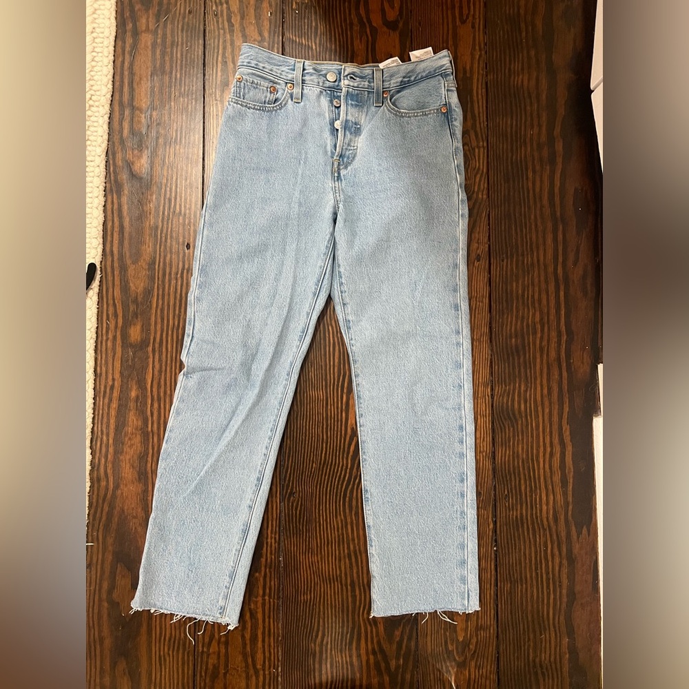 WEDGIE STRAIGHT Levi Women's Light Blue Jeans Size 26